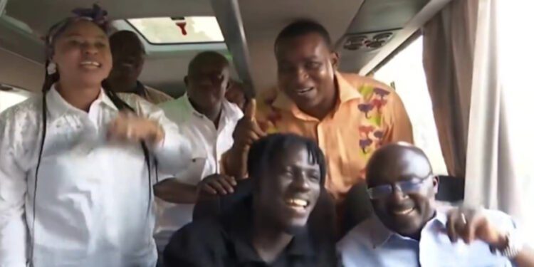 King Paluta Joins Bawumia’s Campaign Tour In Kumasi To Sing ‘Aseda’