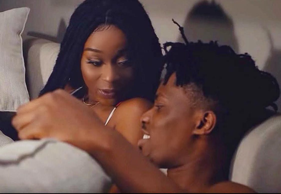 Efia Odo and Kwesi Arthur viral photo 