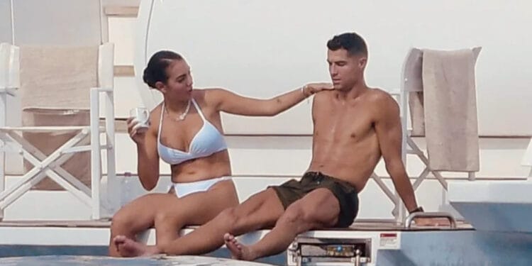 “Messi Won’t Do That” - Cristiano Ronaldo Squeezes Georgina Rodriguez’s Buttocks in Photo, Sparks Debate Online