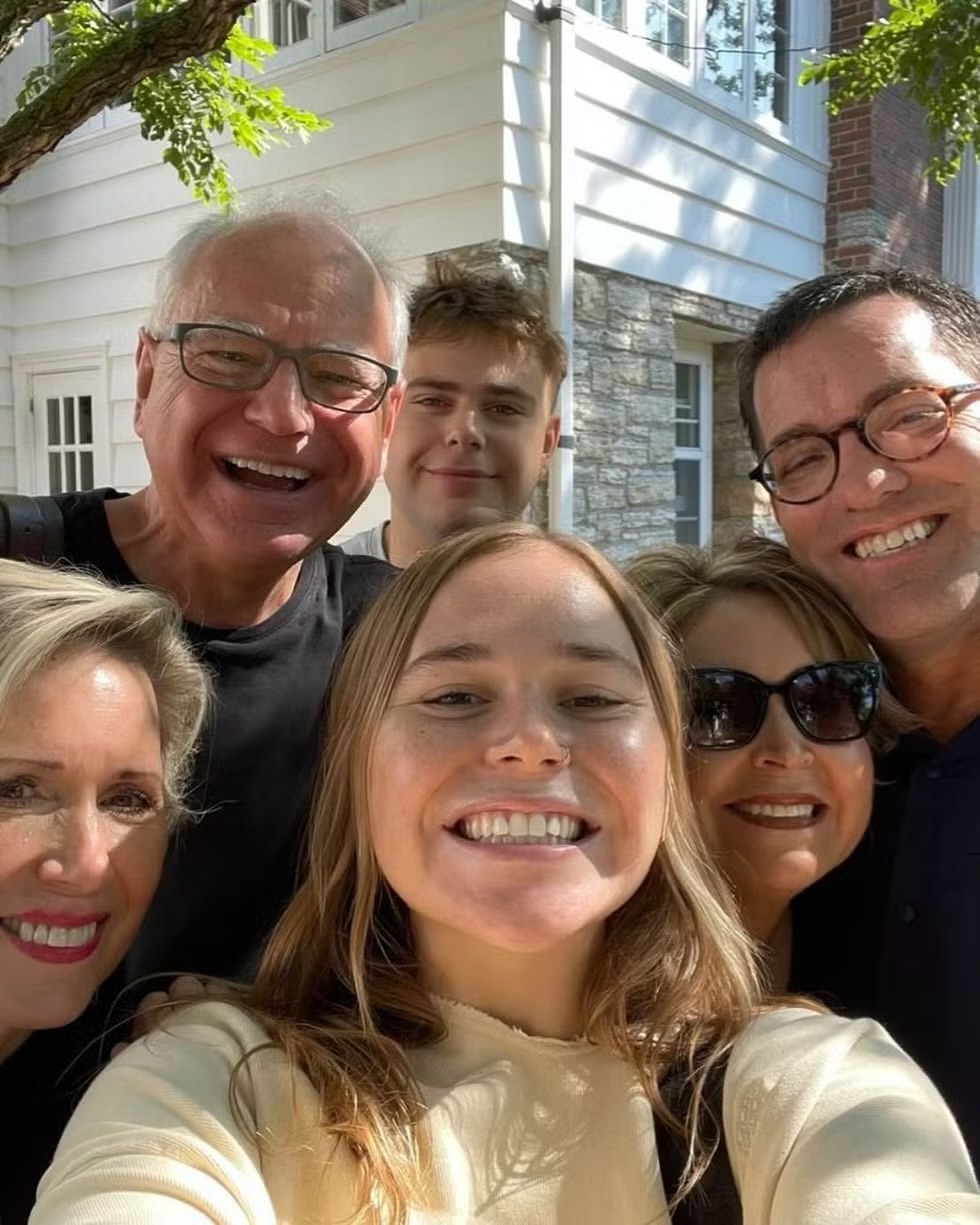 Tim Walz wife and children photo