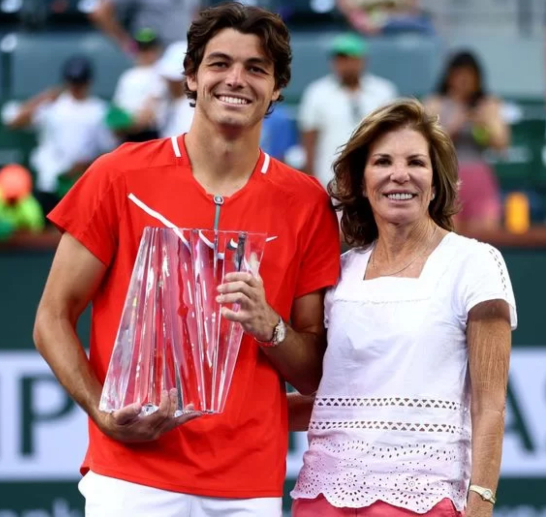 Taylor Fritz and mother photo