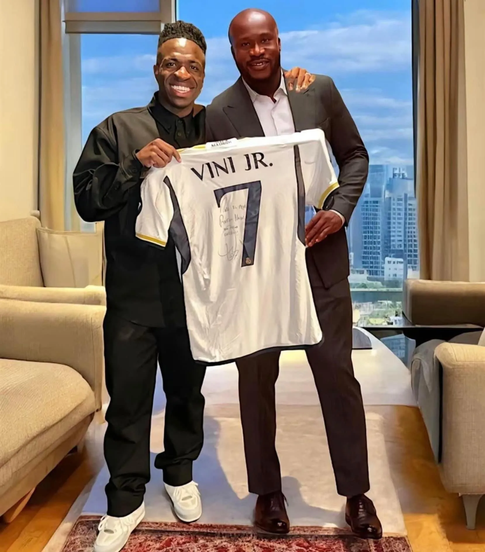 Did Dr Likee really meet Vinicius Junior? Viral photo sparks fan debate