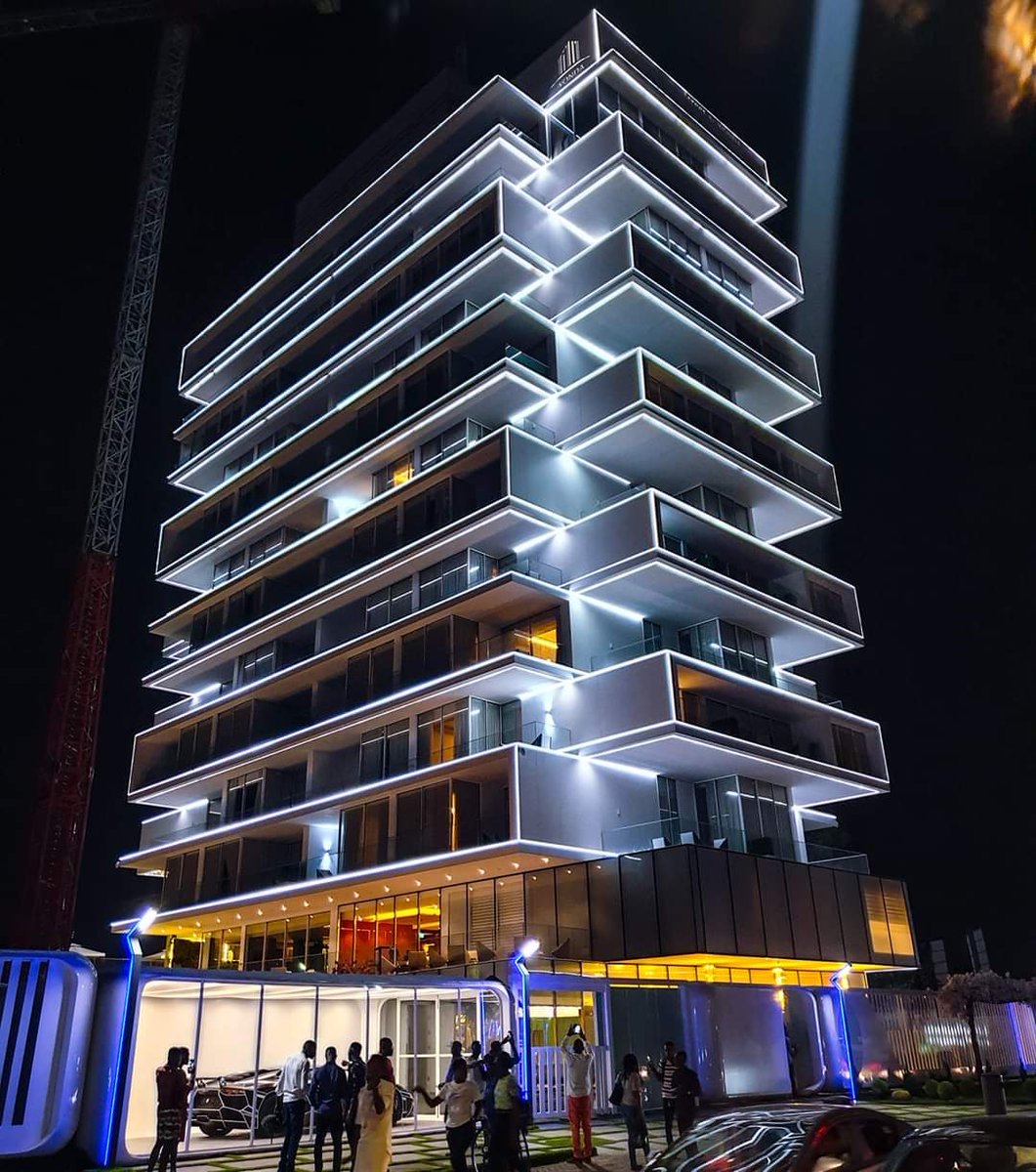 No.1 Oxford street hotel photo credit @brightsimons via Twitter (X)