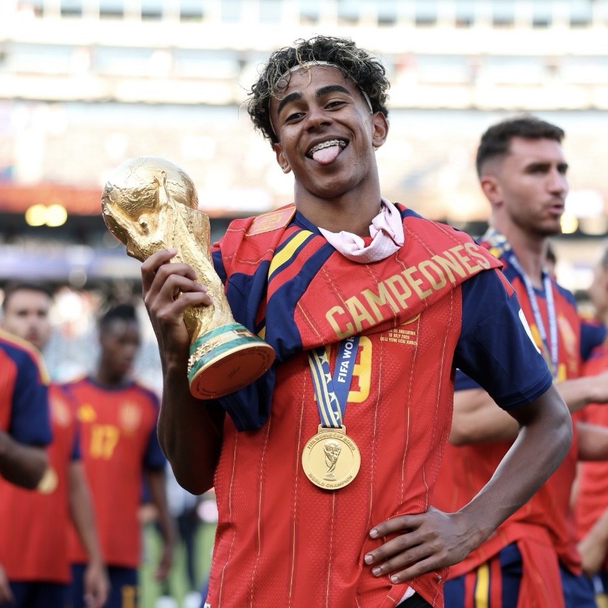 Lamine Yamal Viral World Cup Trophy Photo 2026: Spain Star’s 8th Title After Argentina Final Victory