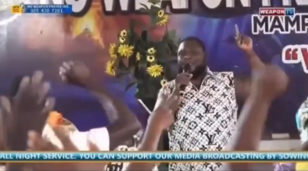 Ghanaian actor Oteele leading worship in an old church video